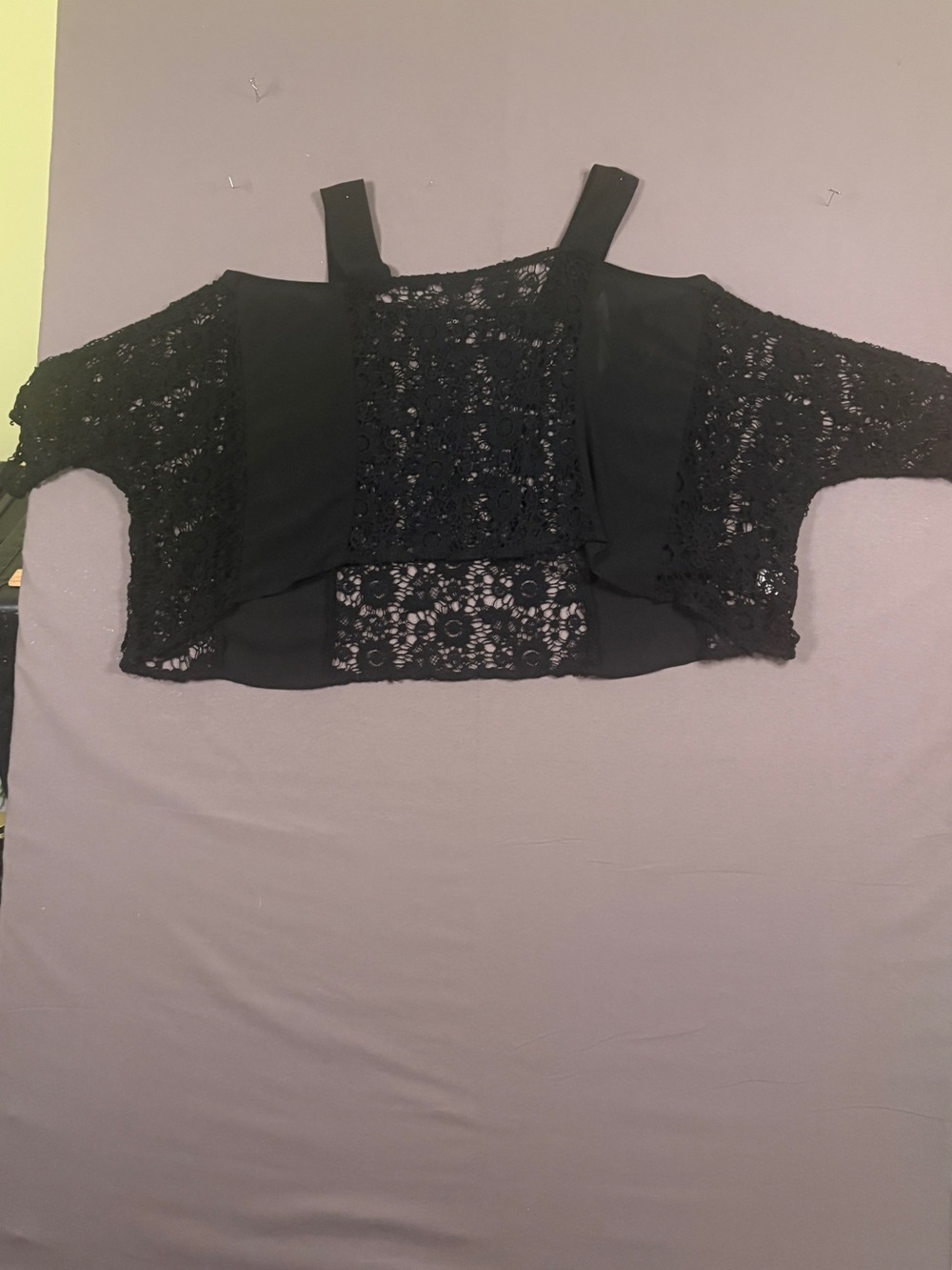 Millau Black Floral Lace Cold Shoulder Crop Top S

Description: